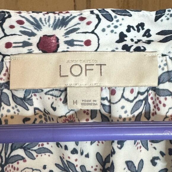 LOFT Sleeveless Floral Top size Medium - Picture 4 of 5